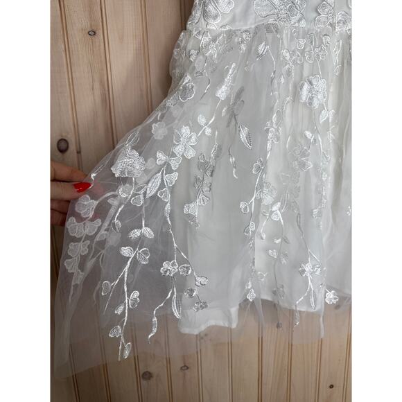 NWT Lulus Classic Romance White 3D Floral Applique Tie-Strap Mini Dress Size XL - Picture 6 of 7